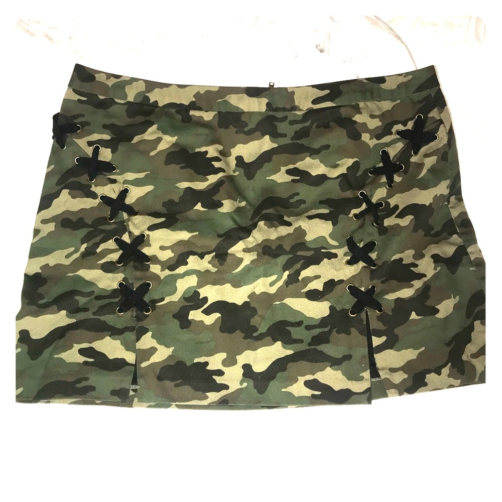 CUTEST MINI CAMO SKIRT EVER, one of my favorites😭